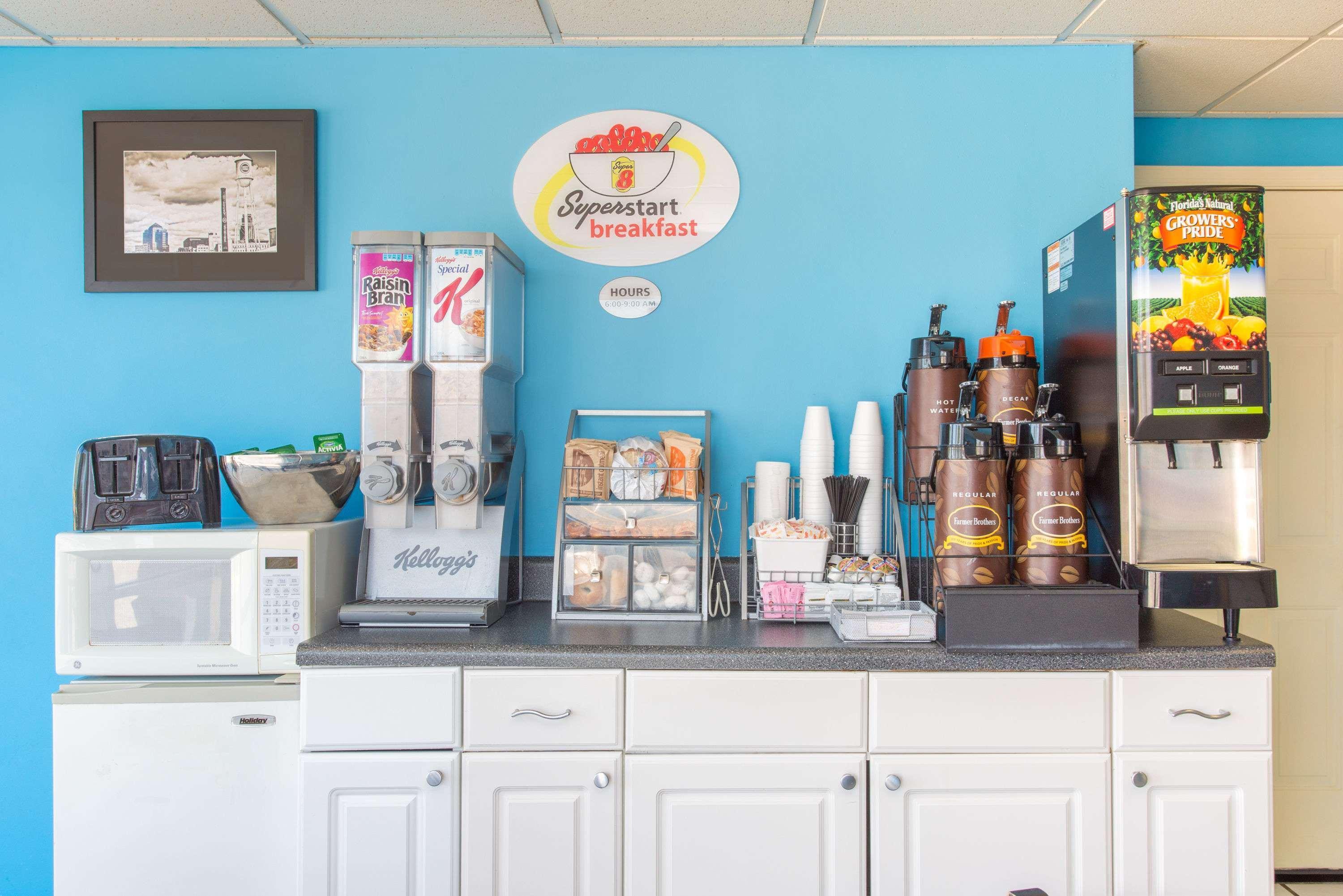 Super 8 By Wyndham Durham/University Area Nc Extérieur photo