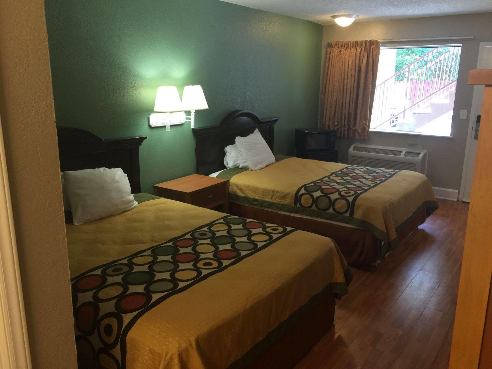 Super 8 By Wyndham Durham/University Area Nc Extérieur photo