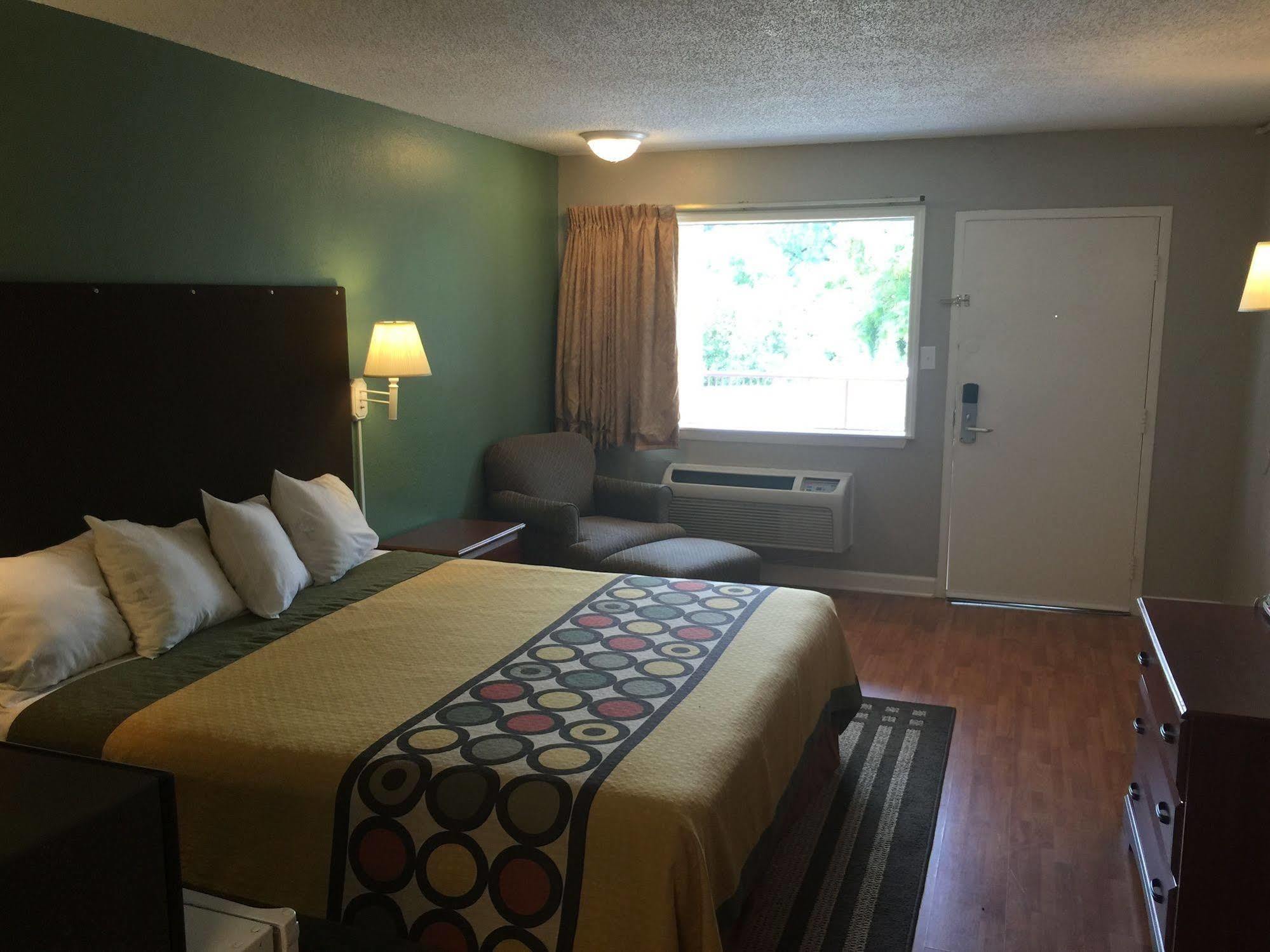 Super 8 By Wyndham Durham/University Area Nc Extérieur photo