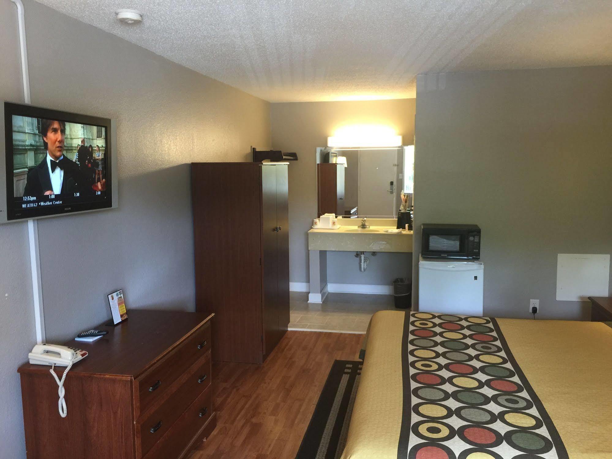 Super 8 By Wyndham Durham/University Area Nc Extérieur photo
